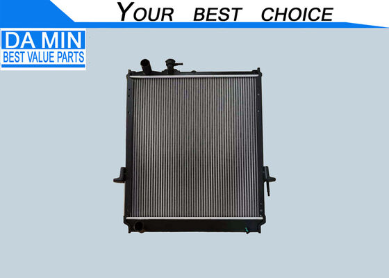 4HG1 Radiator 8980955872 Aluminium Plastic Water Tank Core Grootte 590*548 Inlaat Outlet Waterpijp in Linkside NPR NQR Isuzu Truck