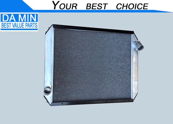 Radiator 16041-E0030 voor vrachtwagens Kernhoogte 720 mm Kernbreedte 620 mm Hino500 Truck Engine Cooling Auto Parts