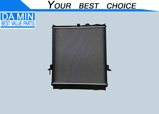 4HG1 Radiator 8980955872 Aluminium Plastic Water Tank Core Grootte 590*548 Inlaat Outlet Waterpijp in Linkside NPR NQR Isuzu Truck